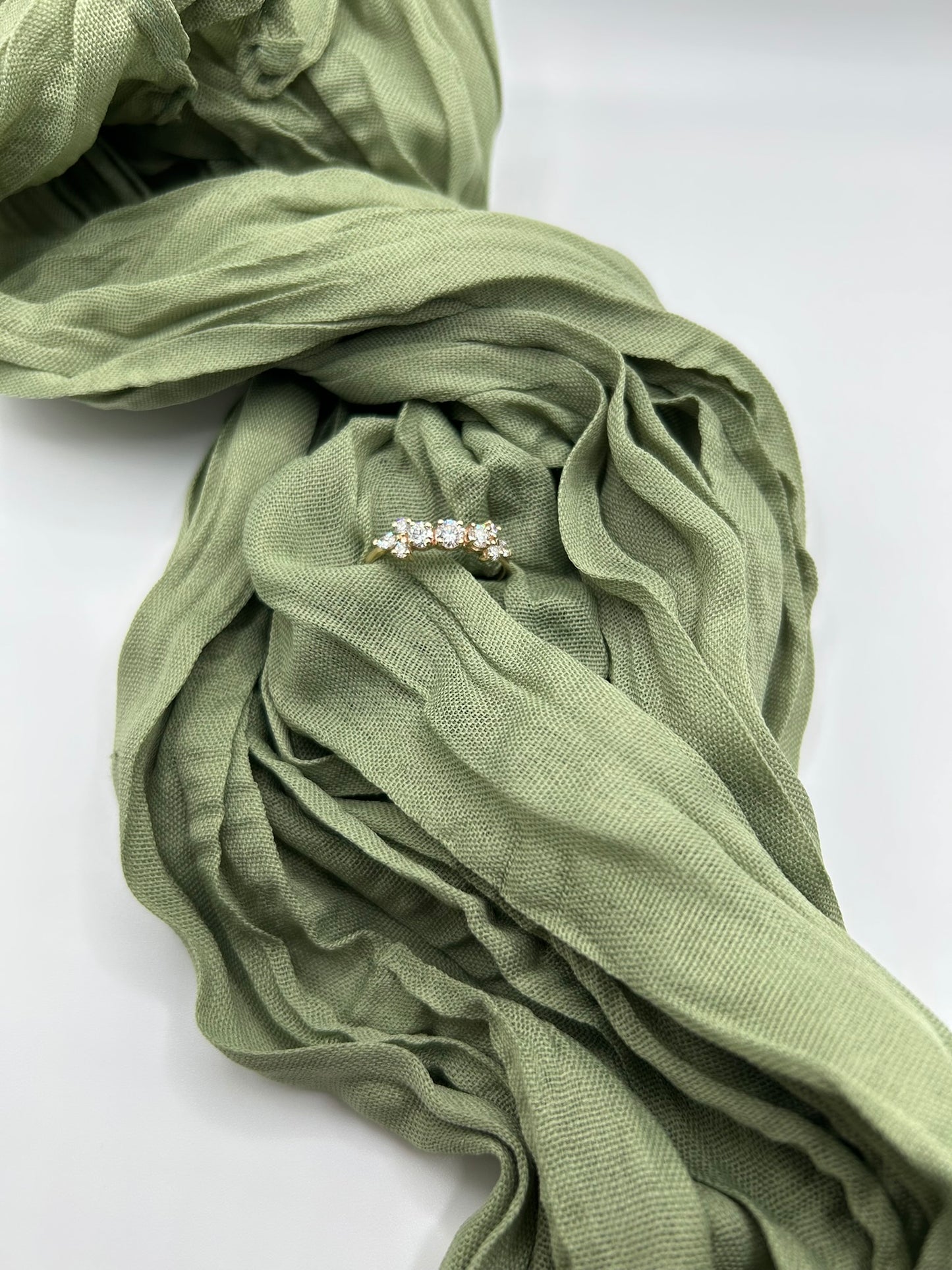 Elegant 14KY Gold 9 Stone Diamond Ring