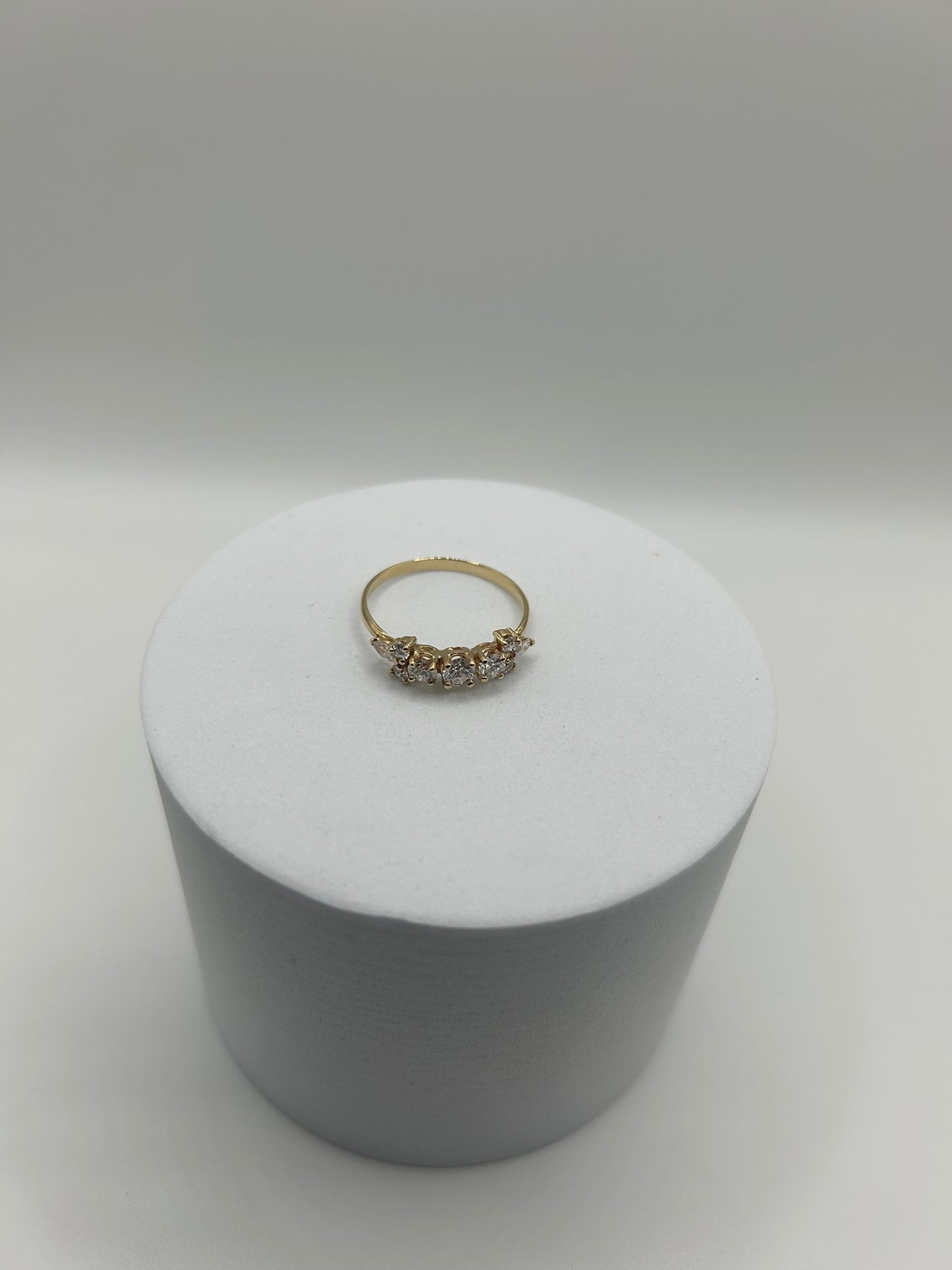 Elegant 14KY Gold 9 Stone Diamond Ring