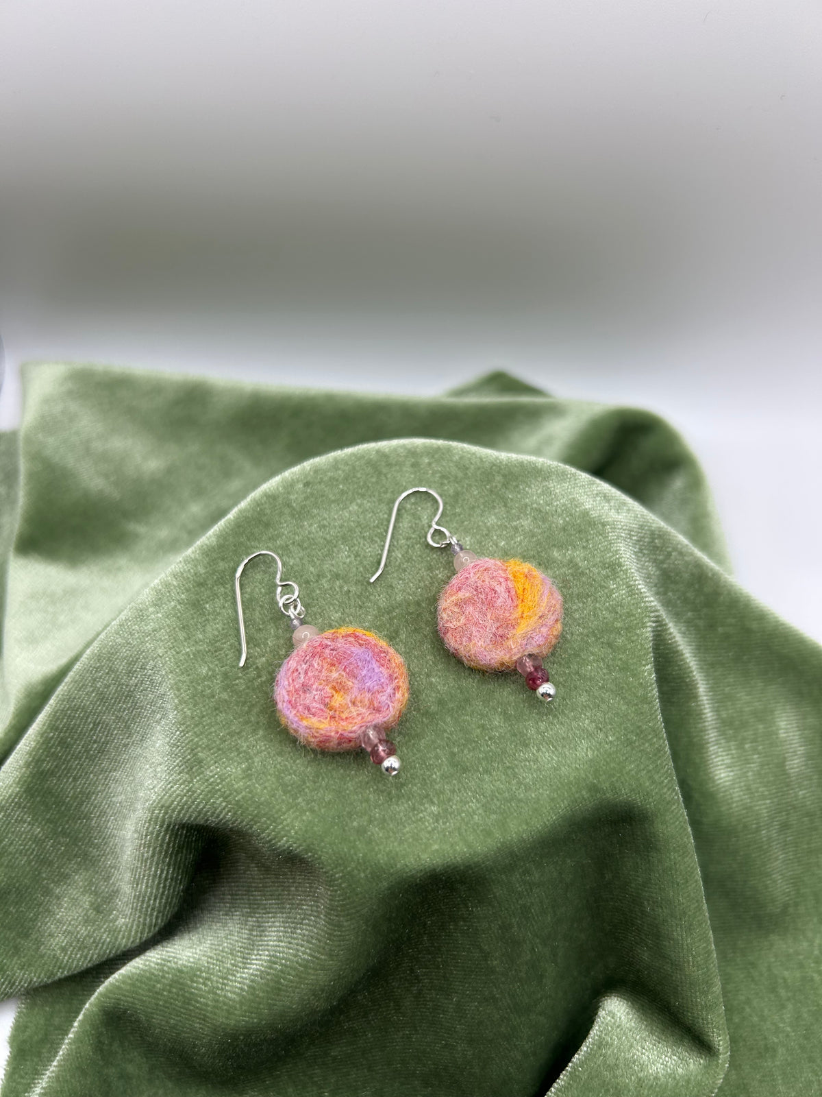 Peach colored round felt w. Morganite, amethyst, tourmaline earring