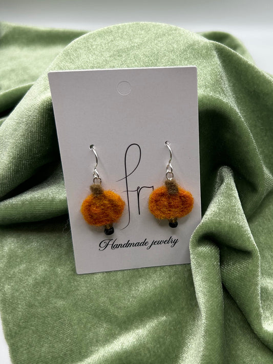 Small felt pumpkin earrings with tourmalines