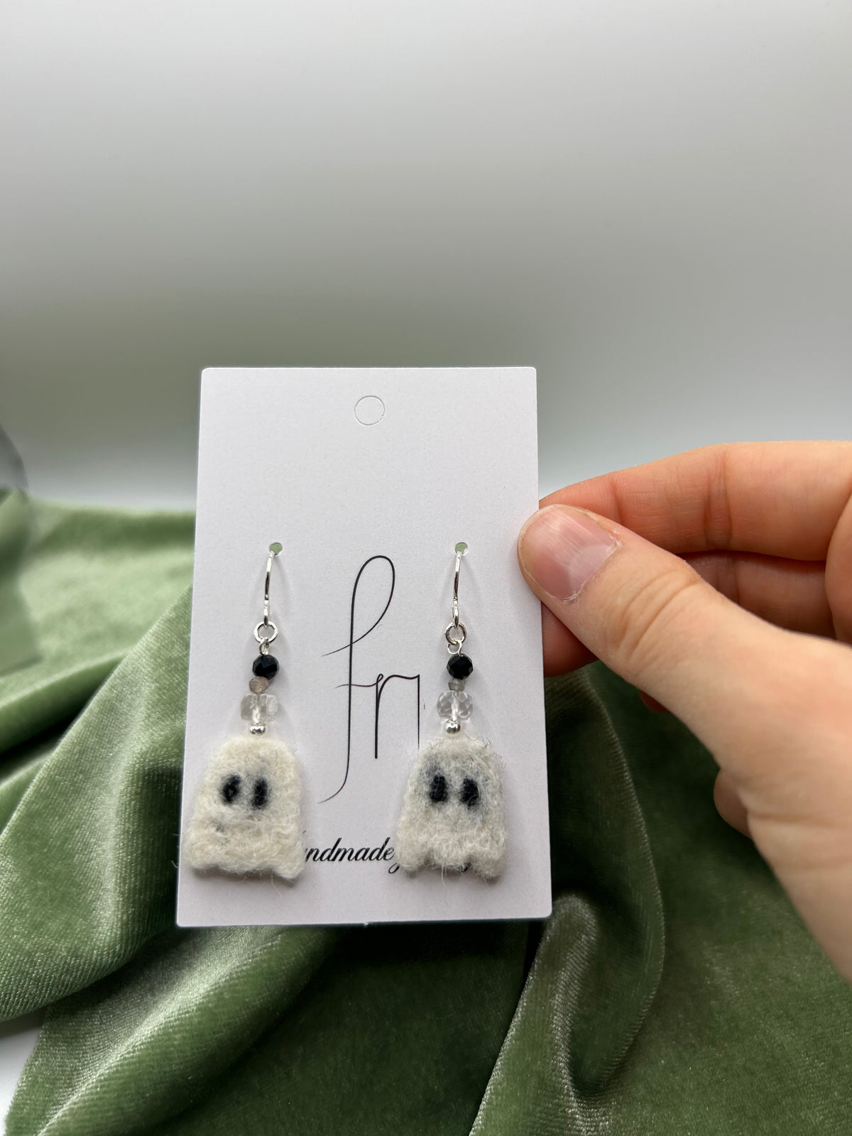 Ghost felt earrings with Onyx, labradorite and Arkansas ice crystal (american mined)