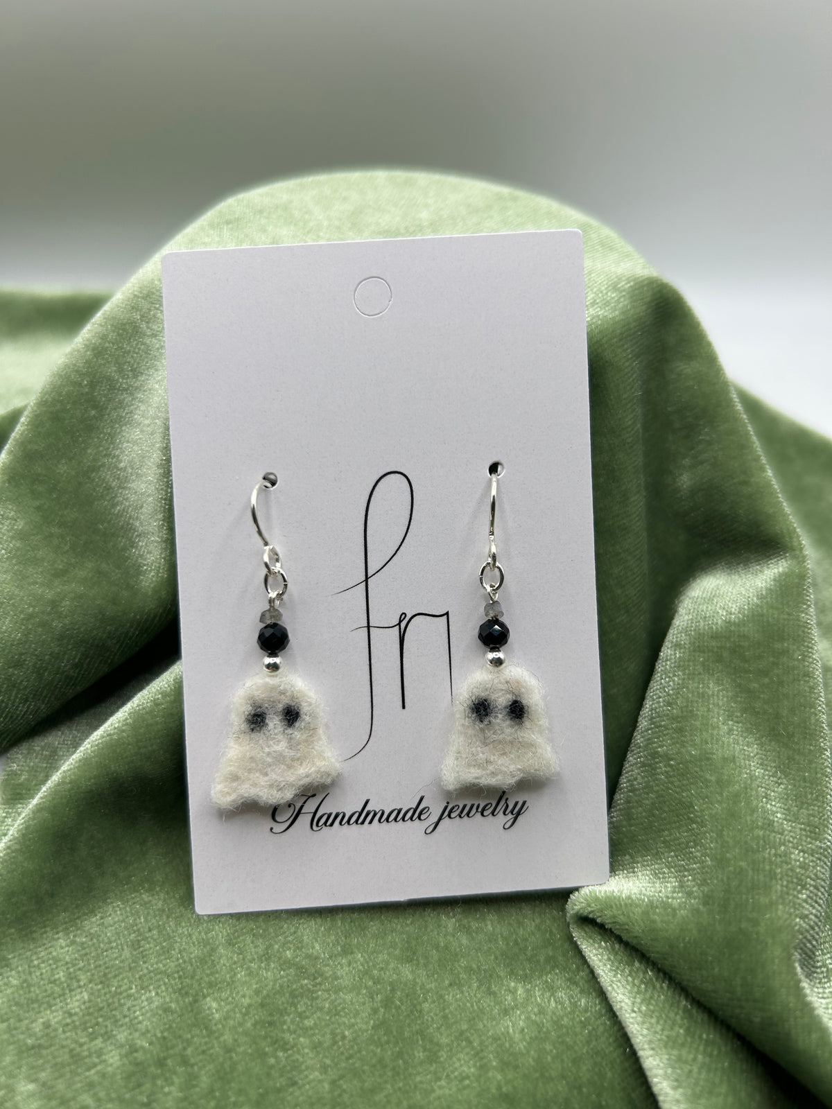 Small ghost felt earrings with Onyx and labradorite